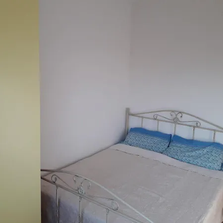 2 Bedroom With Sea And Mountain Views Apartment Cipollina