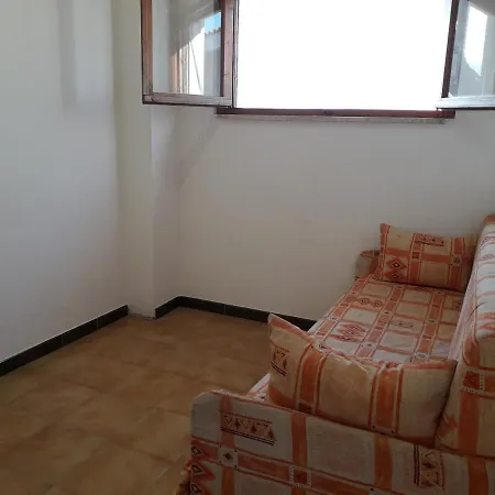 2 Bedroom With Sea And Mountain Views Apartment *