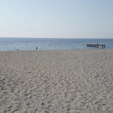 2 Bedroom With Sea And Mountain Views *