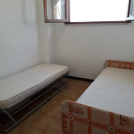 2 Bedroom With Sea And Mountain Views Cipollina
